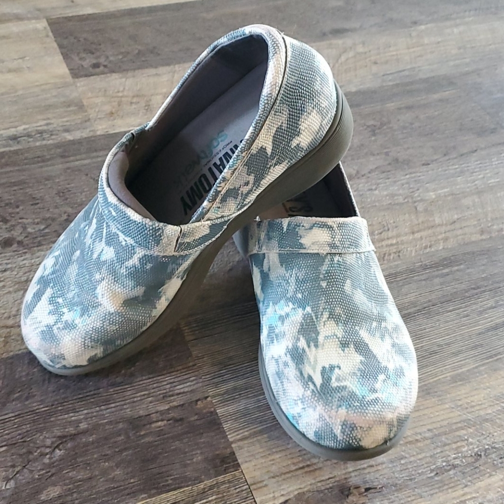 Grey's Anatomy proffessional footwear softwalk